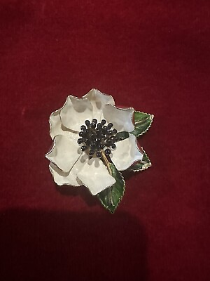 #ad Vintage Brooch Flower White Black Green Enamel With Gold Tone Retro 2.25” 3D $60.00
