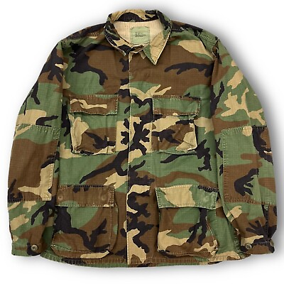 #ad Vintage Woodland Camo Mens military jacket vintage medium Stock no.8415011841330 $17.60