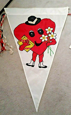 #ad Valentine House Flag Heart Man X0 FLOWERS CANDY 40 X 26 INCHES TRIANGLE SHAPE $21.98