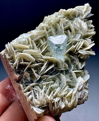 #ad 210 Gram Terminated Aquamarine Crystal With Mica From Skardu Pakistan $150.00