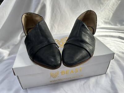 #ad Beast Fashion Women’s Black Flat Slip On Shoes Faux Leather Size 8.5 Pre owned $14.78