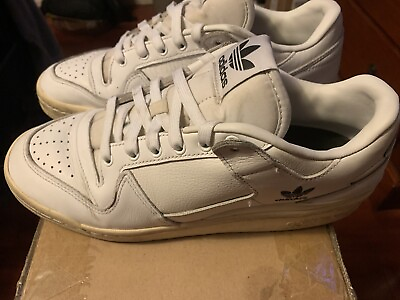 #ad Adidas White low top skate shoes from Zumiez Size 9.5 $20.00