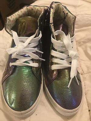 #ad bobble brooks kids size 3 also available size 11amp;12 new. C2 $9.00